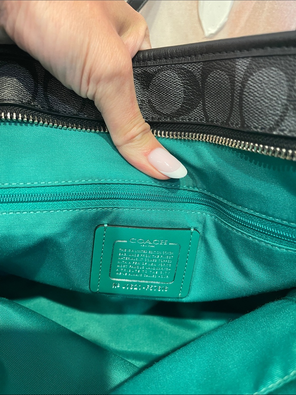 Coach City Skyline Tote with Matching Zip Wallet - Picture 12 of 12